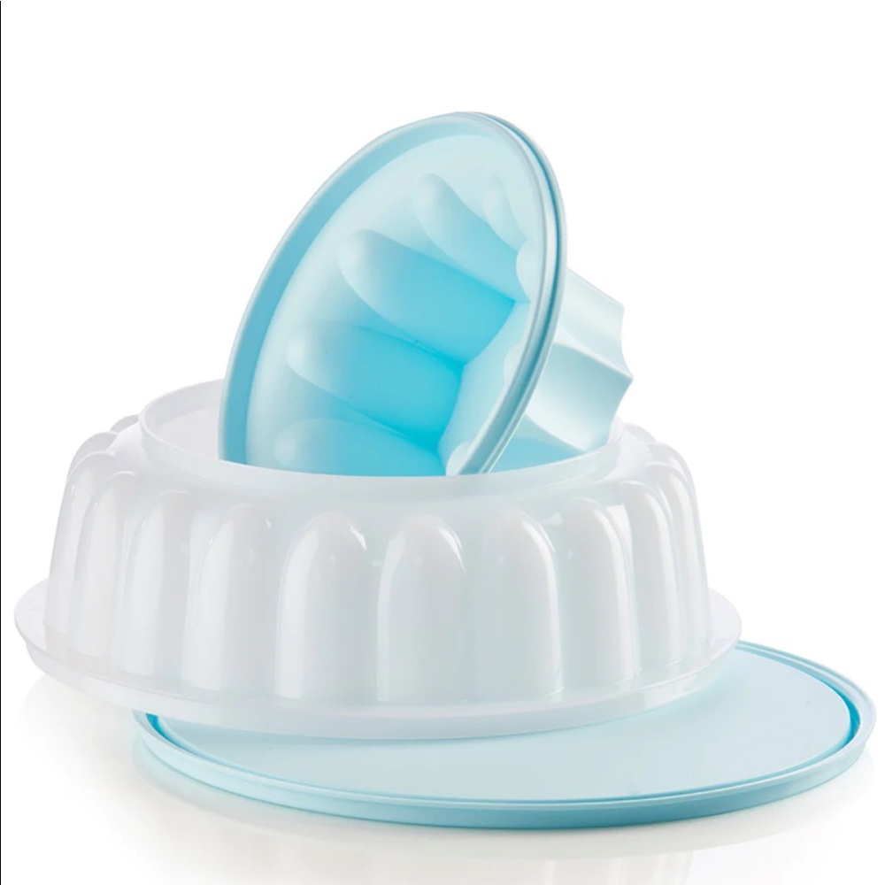 Brand new Tupperware vintage jel-ring mold
